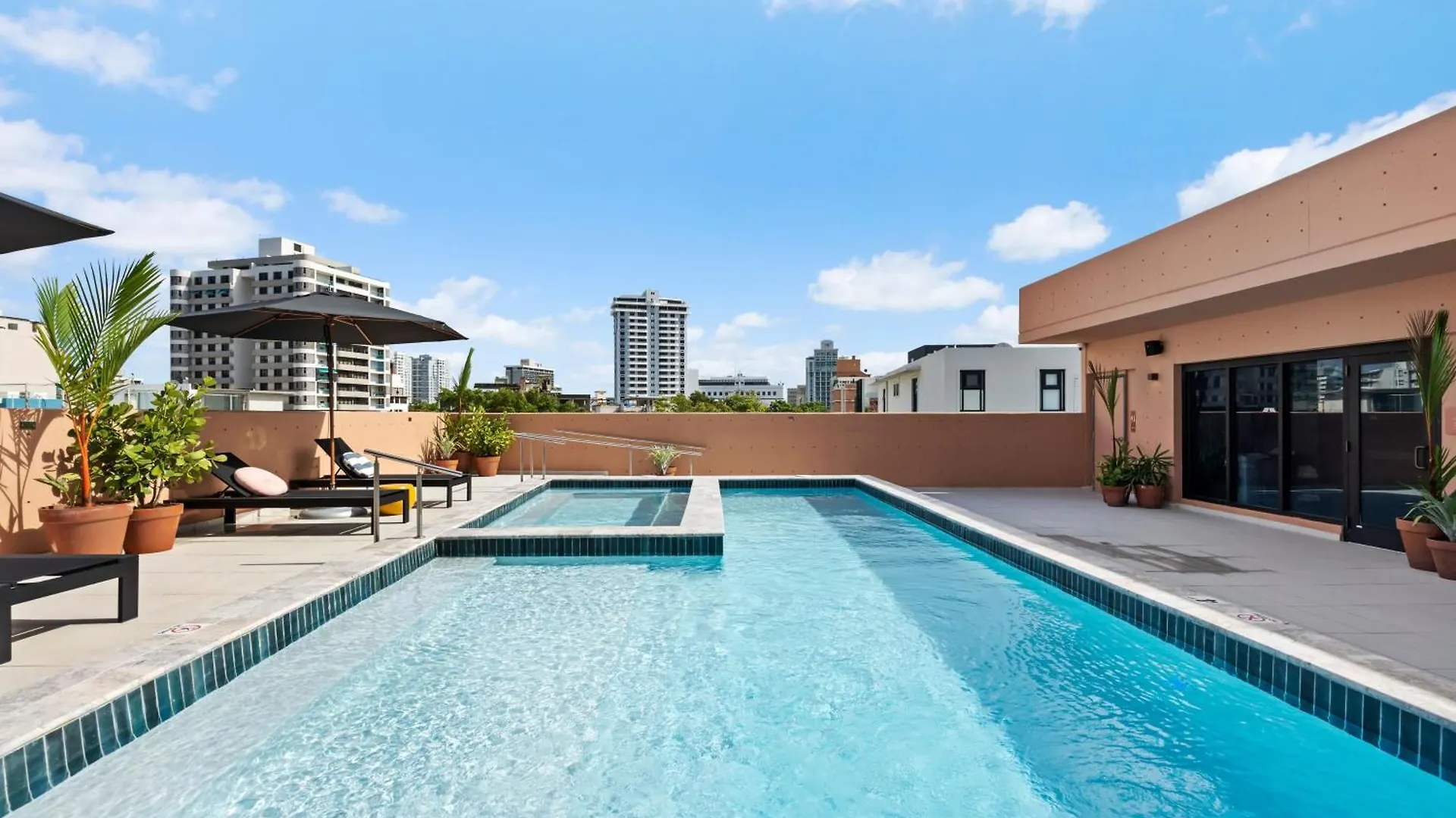 Aparthotel Hibird- Apartment And Suites Hotel San Juan