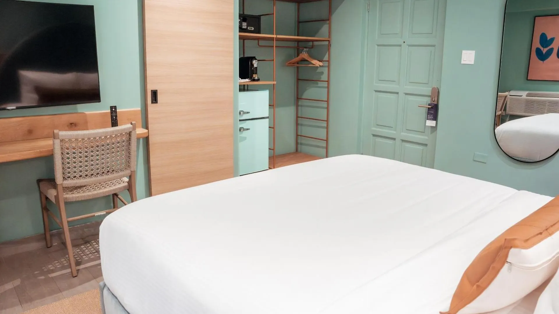 Aparthotel Hibird- Apartment And Suites Hotel San Juan